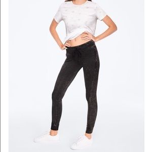 VS PINK Campus Legging in acid wash